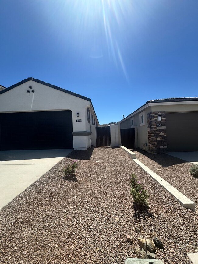 Building Photo - BRAND NEW HOME IN ALORAVITA IN PEORIA