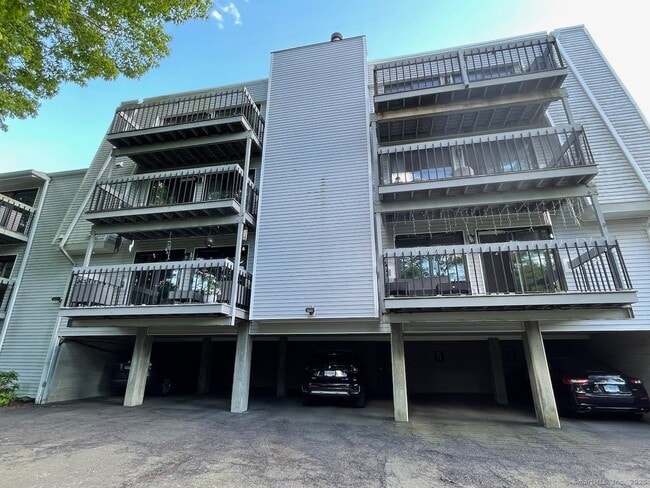 Building Photo - 73 Riverside Ave