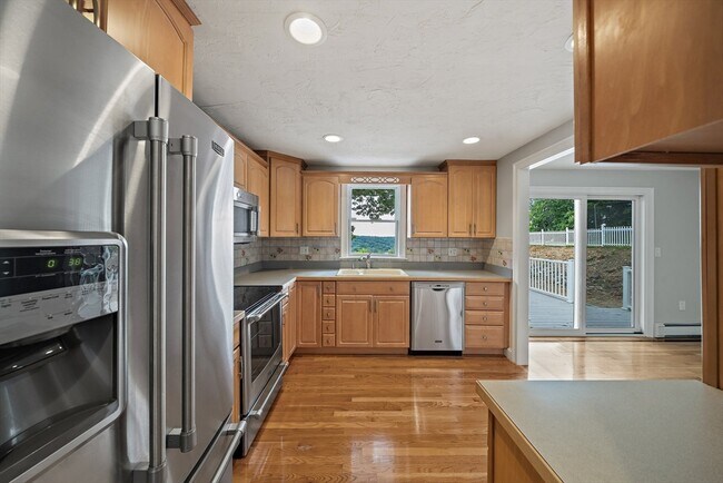 Building Photo - 15 Skyview Ln
