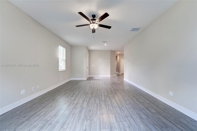 Foto del edificio - 1734 Party Pl