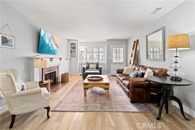 Foto del edificio - 714 Heliotrope Ave