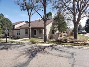 Building Photo - 665 Autumn Crest Cir