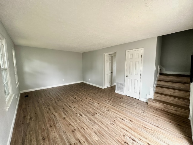 Building Photo - 526 Burlington Ct