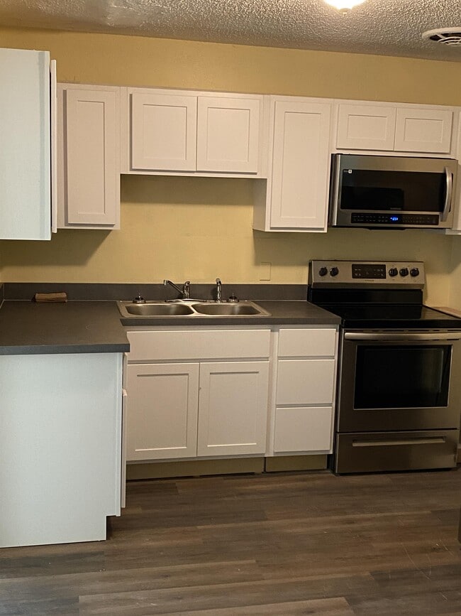 Photo - 4910 Rhode Island Dr N House