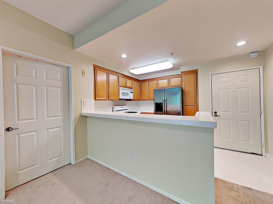 2 br, 2 bath - 200 Caldecott Ln Unit 108 - 2 br, 2 bath  - 200 Caldecott Ln Unit 108