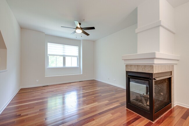 Foto del edificio - 6148 Mayfair Ave