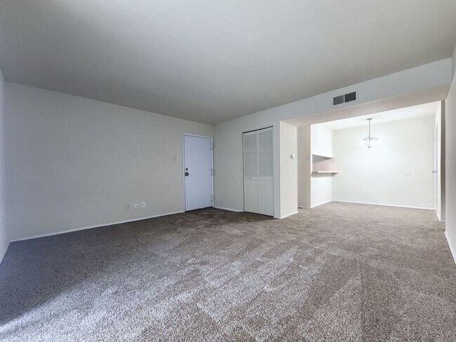 Foto del edificio - 2241 Sedgwick St