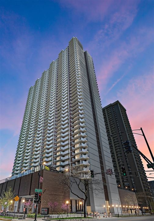 Foto del edificio - 6033 N Sheridan Rd