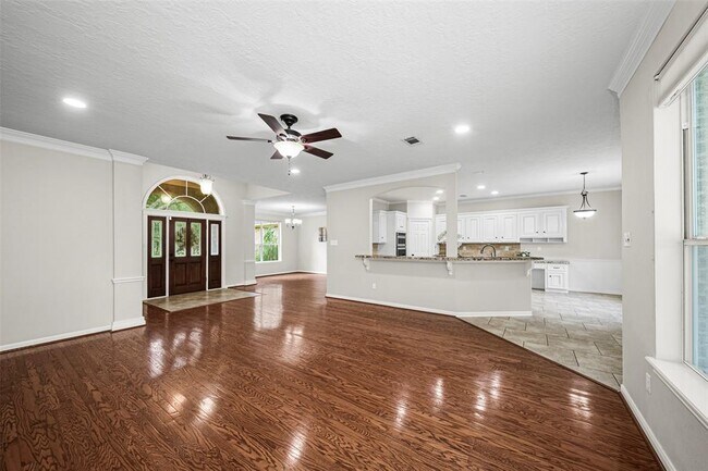 Foto del edificio - 2452 Ripplewood Dr