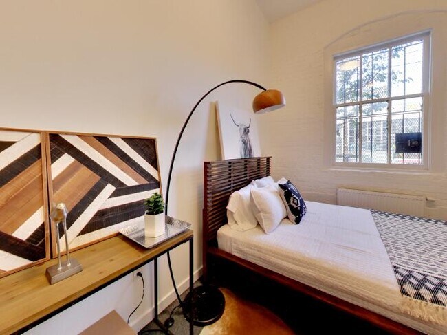 Building Photo - bedroom in San Francisco CA 94103