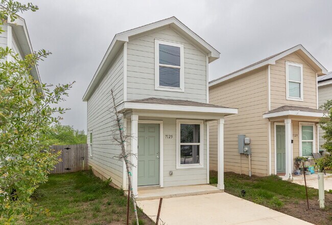 Building Photo - 7125 Elm Cv