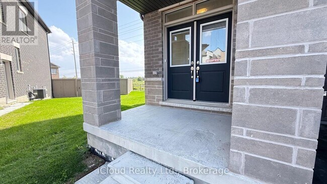 Building Photo - 79 Donald Ficht Cres