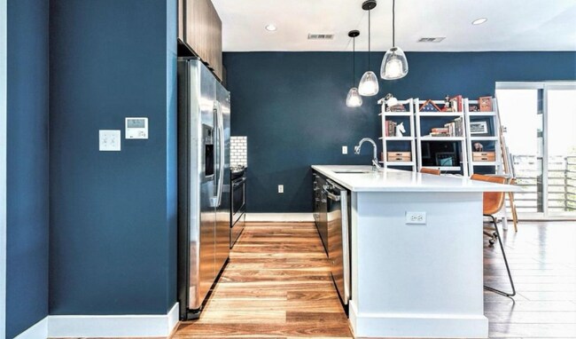 Building Photo - 1111 Orren St NE