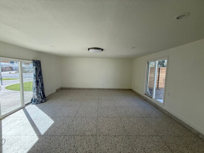 Foto del edificio - 1662 Sombrero Dr