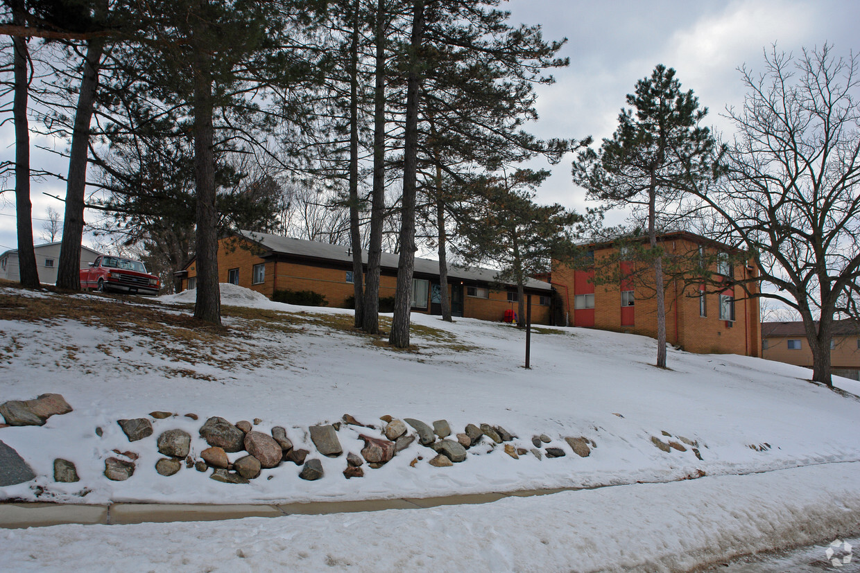 Building Photo - Milford Village Apartments