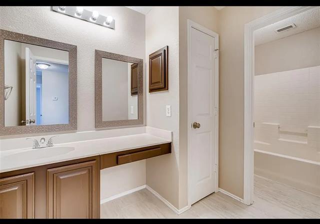 Foto del edificio - 4016 Juniper Ct