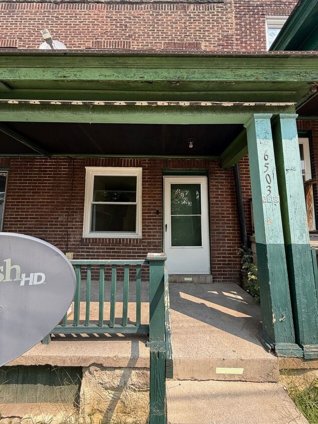 Charming 2-Bedroom Townhome in Lincoln-Lar... - Charming 2-Bedroom Townhome in Lincoln-Lar...