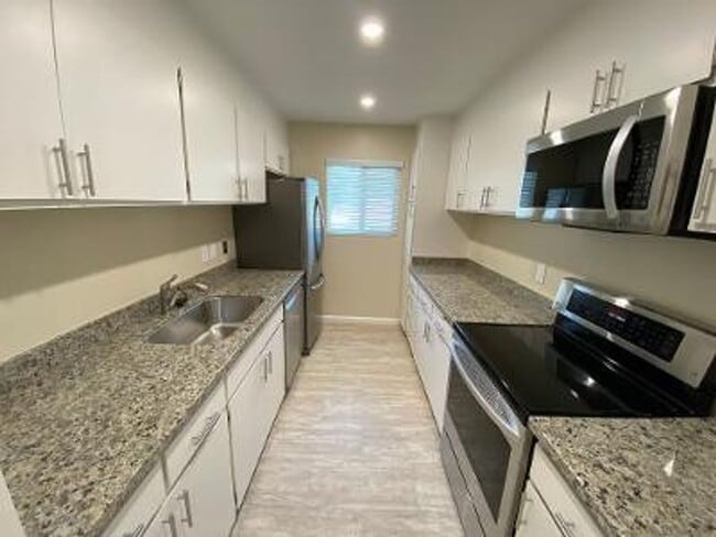 Foto del edificio - Large 2 Bed 2 Bath Apartment In Downtown L...