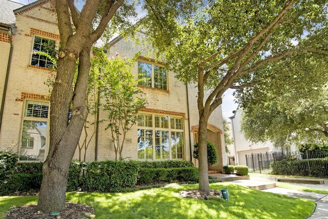 Foto del edificio - 719 Warwick Ln