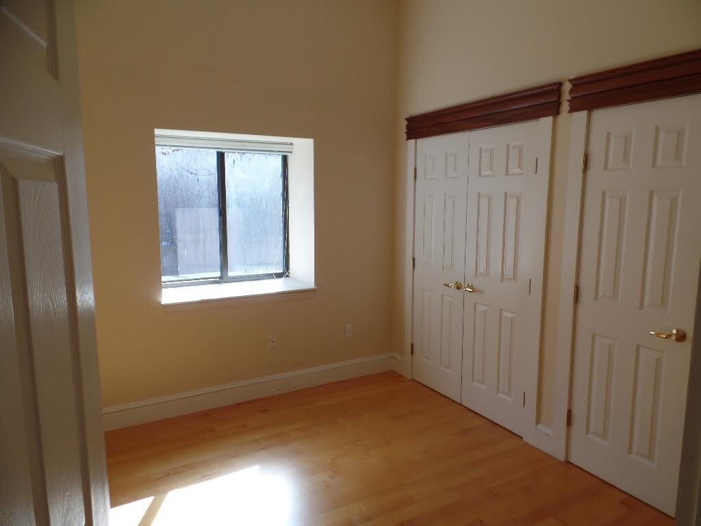 Primary Photo - 109 Richmond St