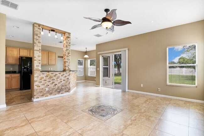 Foto del edificio - 10706 Cypress Trail Dr