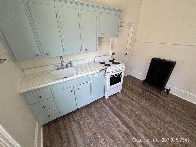 Building Photo - 147 Essex St