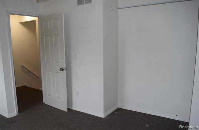 Building Photo - 2019 Eastport St