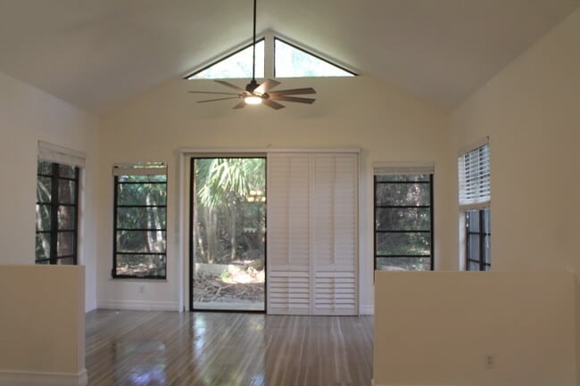 Building Photo - 2322 SE Saint Lucie Blvd