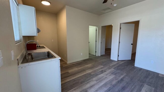 Building Photo - 493 N Alta Ave