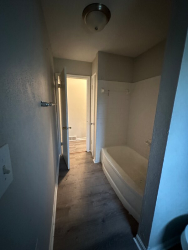 Foto del edificio - 8505 Robin Hill Dr
