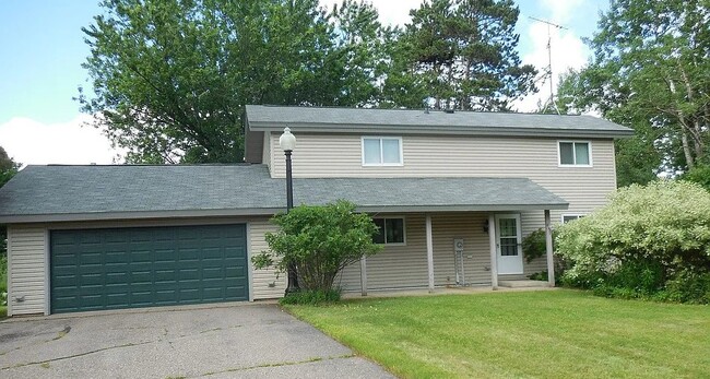 Building Photo - 9830 Yawkey St