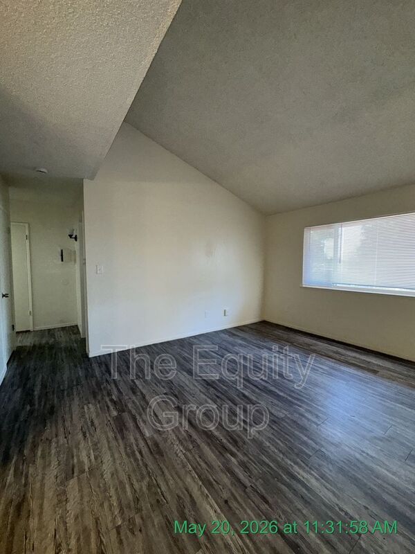 Foto del edificio - 1432 W Elowin Ave