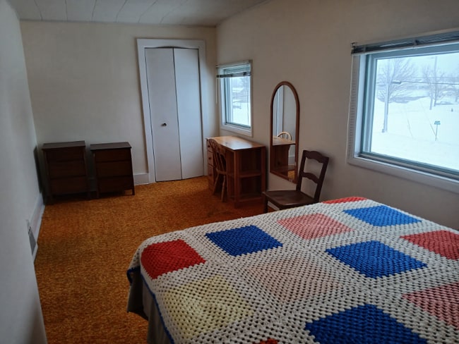 Building Photo - 321 W Mcmillan Ave