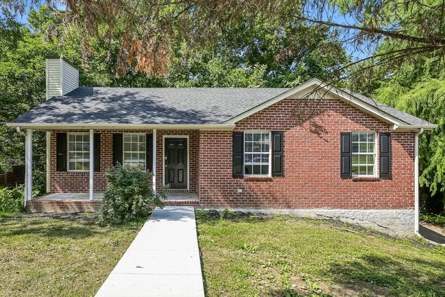 Building Photo - 1204 Cedarhill Dr