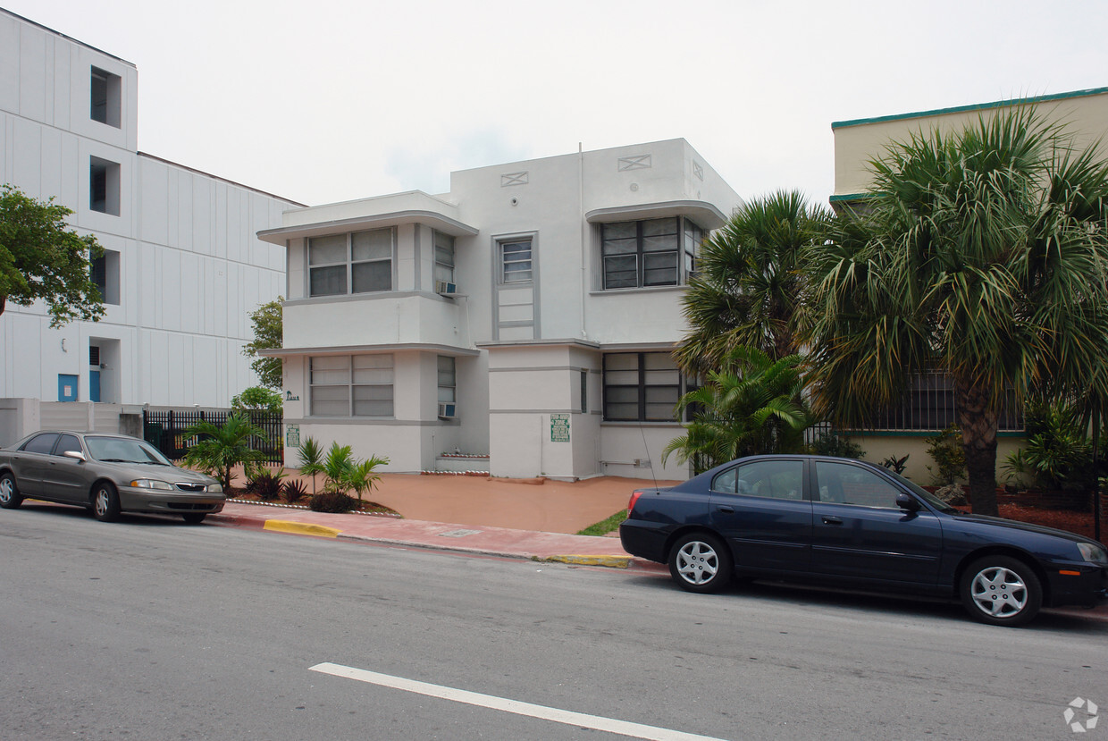 Building Photo - 6830 Harding Ave