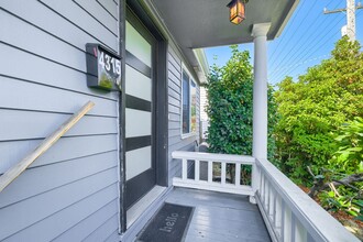 Building Photo - 4315 5th Ave NE