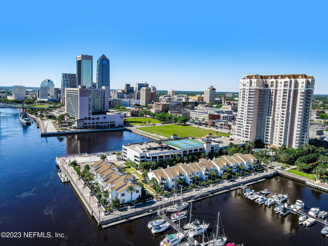 Foto del edificio - 400 E Bay St