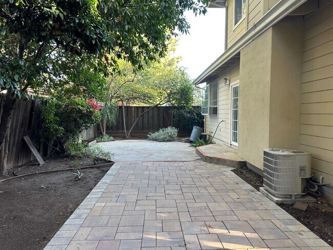 Foto del edificio - 686 Willowgate St