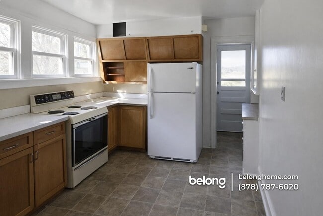 Foto del edificio - 1726 Warriors Rd