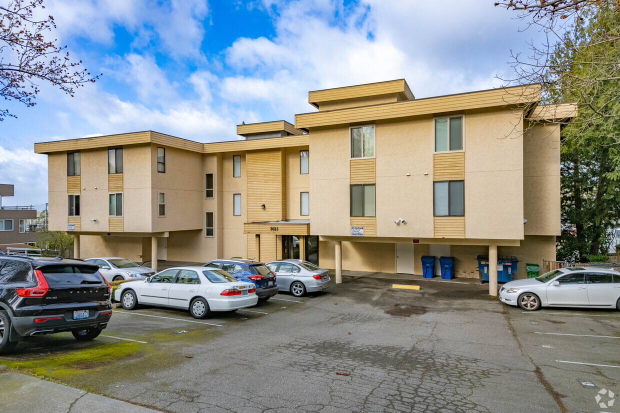 Exterior - Cresswell Apartments
