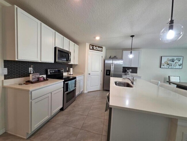 Foto del edificio - 4446 Bayridge Ct
