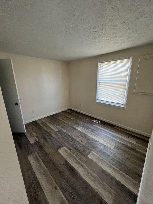 Foto del edificio - 440 Dudley St