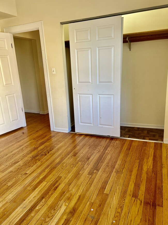 Photo - 5026 W Carmen Ave (Chicago, IL) Apartment