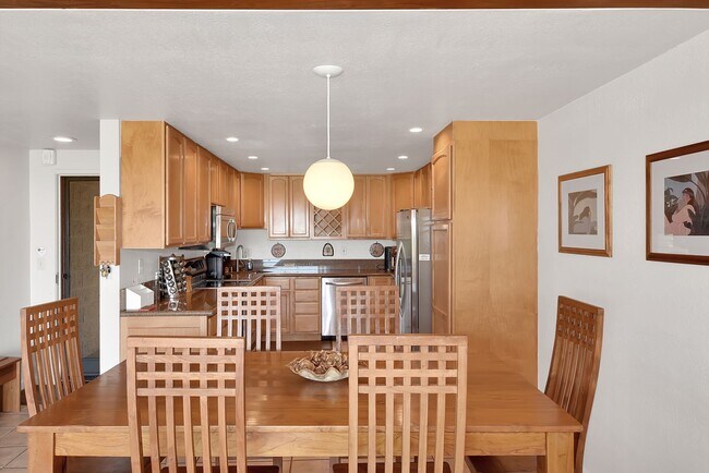 Foto del edificio - Stunning 3-Bedroom Condo with Golf Course ...