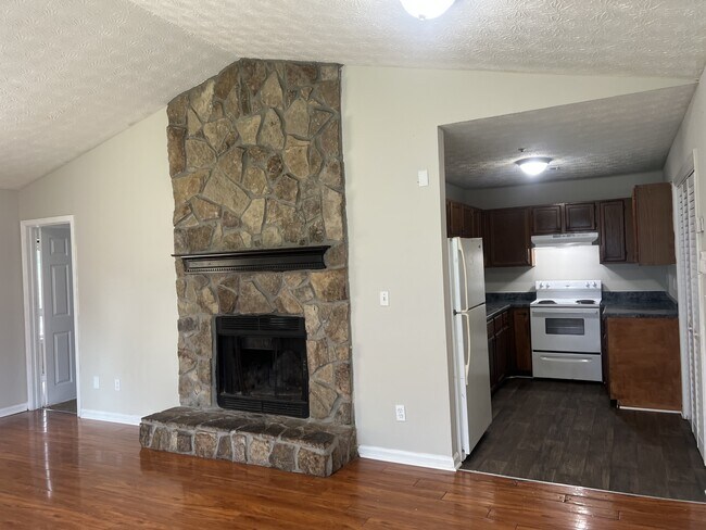 Building Photo - 5792 Trent Walk Dr