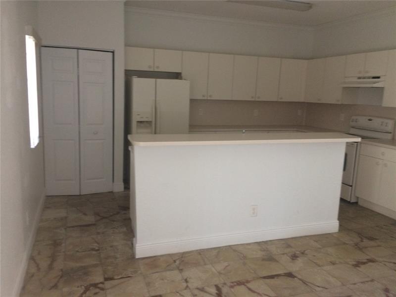 Primary Photo - 401 W Santa Catalina Cir