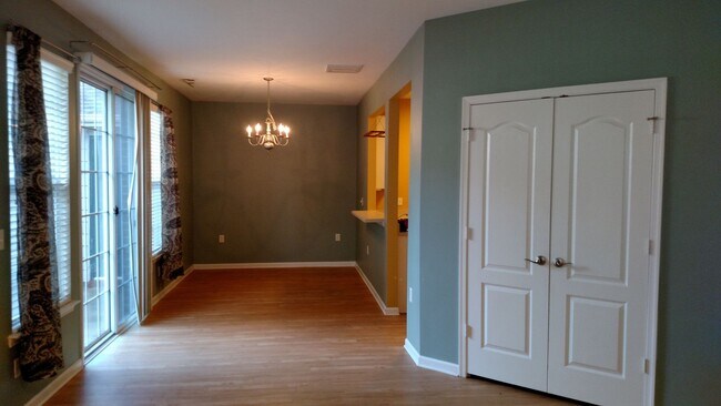 Building Photo - Ridgely Manor