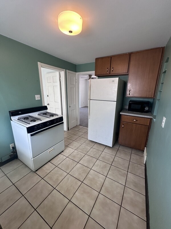 Foto del edificio - 13510 Cedar Rd