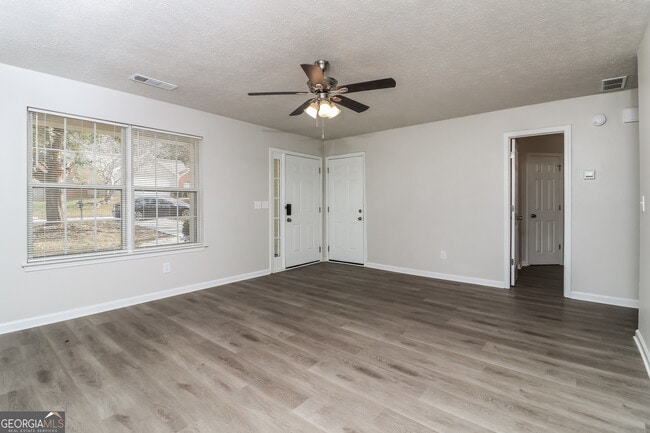 Building Photo - 7250 Bridgeport Ct