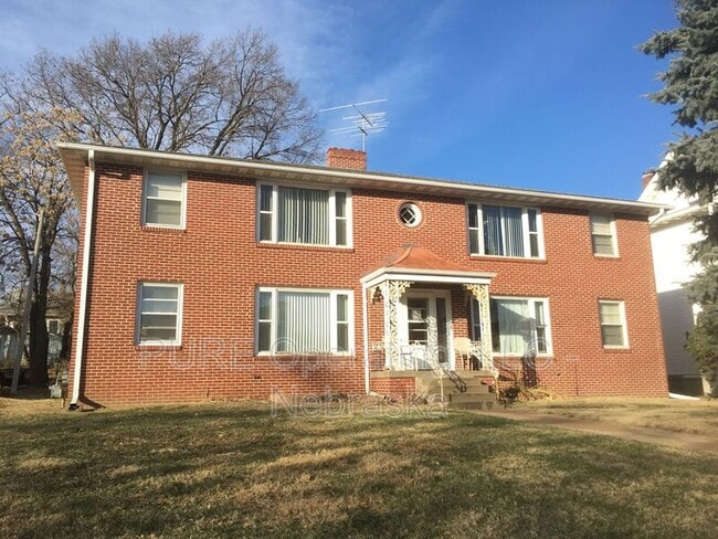 Building Photo - 210 N 32nd Av